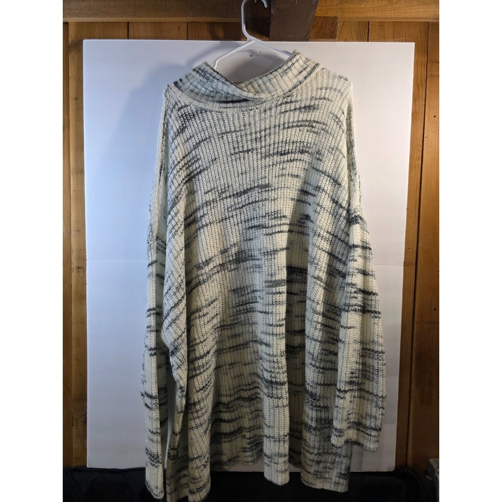 TORRID TURTLE NECK SWEATER WOMENS SZ 6 WHITE WITH GREY ACCENTS0526-25